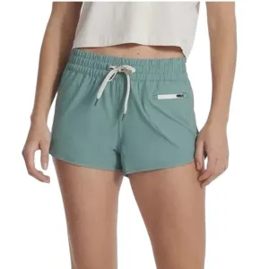 85. NWT Vuori clementine shorts Size XL