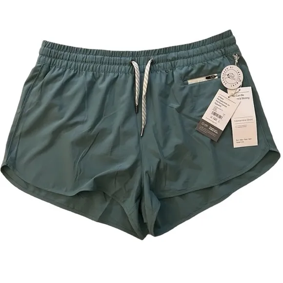 85. NWT Vuori clementine shorts Size XL