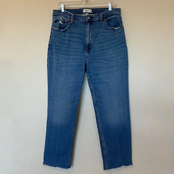 Abercrombie &amp; Fitch EUC Curve Love Ultra High Rise The Ankle Straight 33 / 16 R