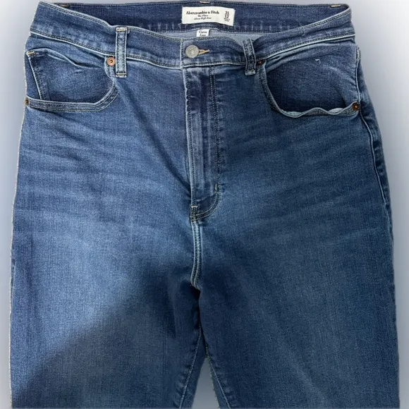 Abercrombie &amp; Fitch The Flare Ultra High Rise Curve Love Jeans Women’s 12 / 31