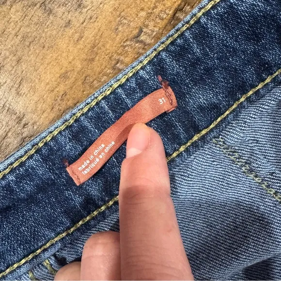 Anthropologie Pilcro Wide Leg Relaxed Waist Crop Yoke Darts Blue Denim Jeans 31