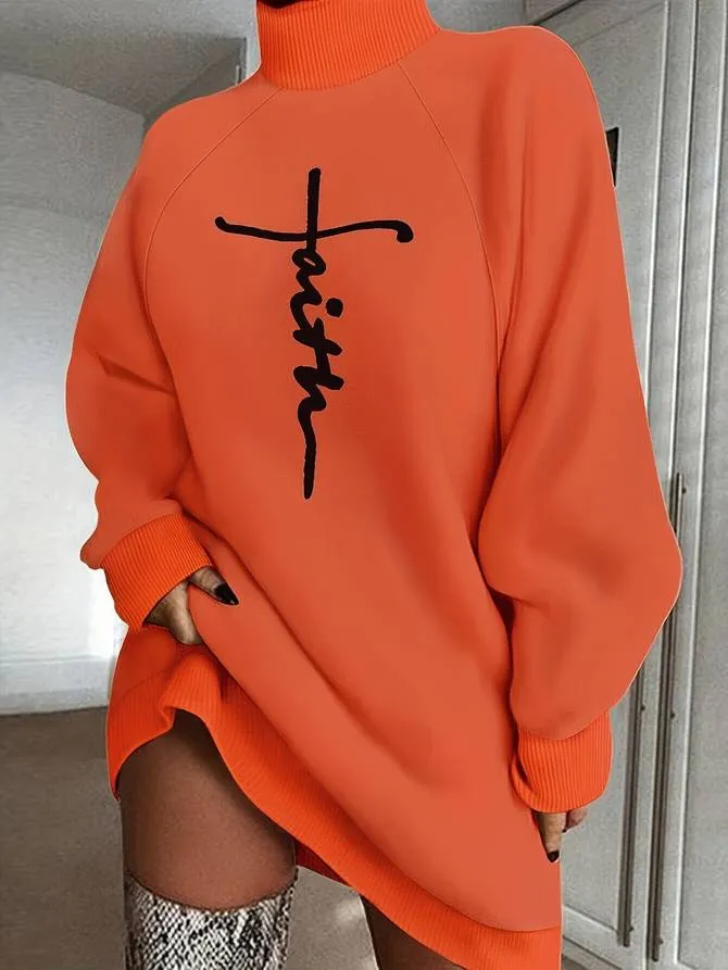 Übergroßes Kleid mit Rollkragen