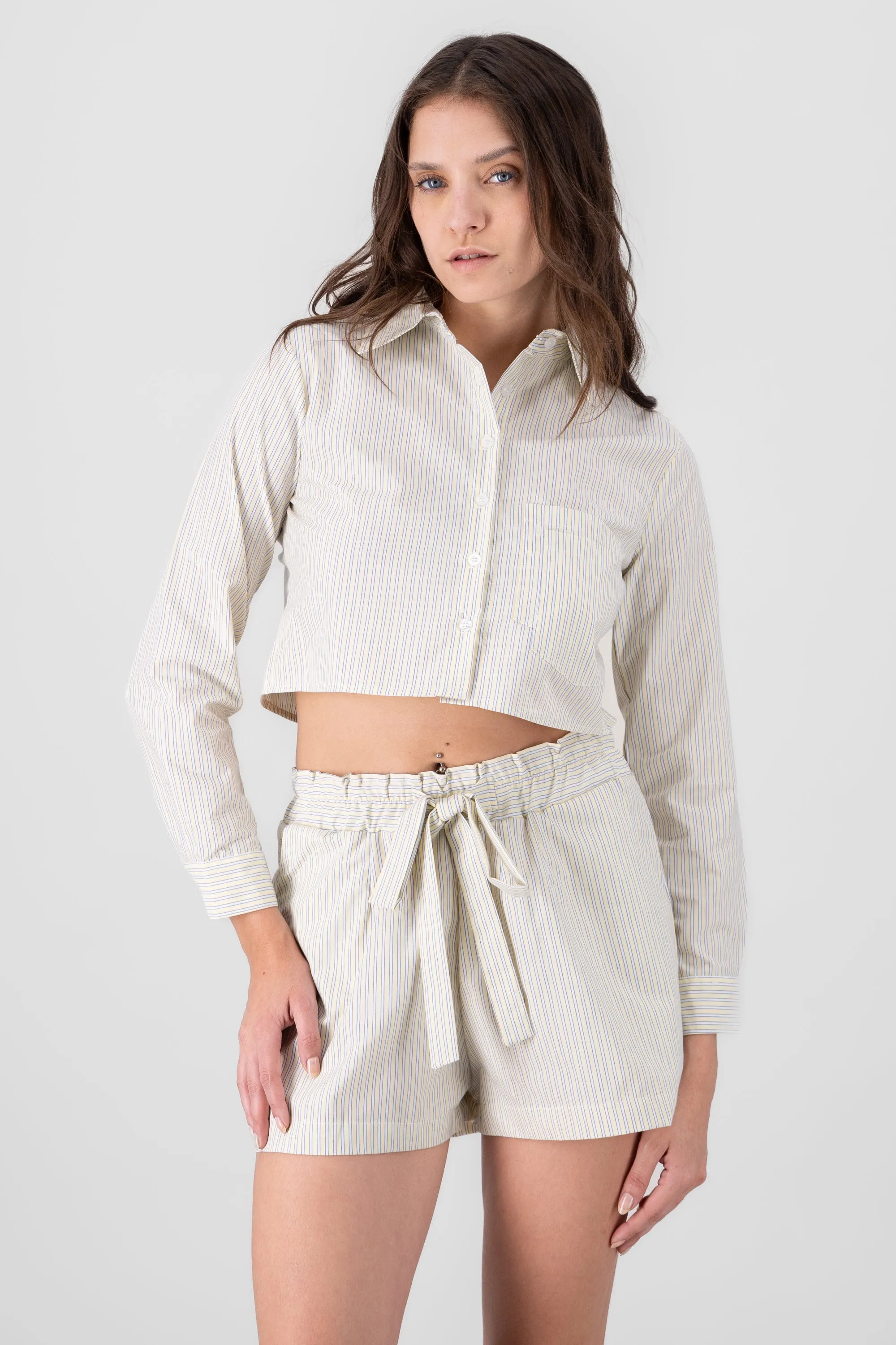 Camisa Crop Doble Bolsillo