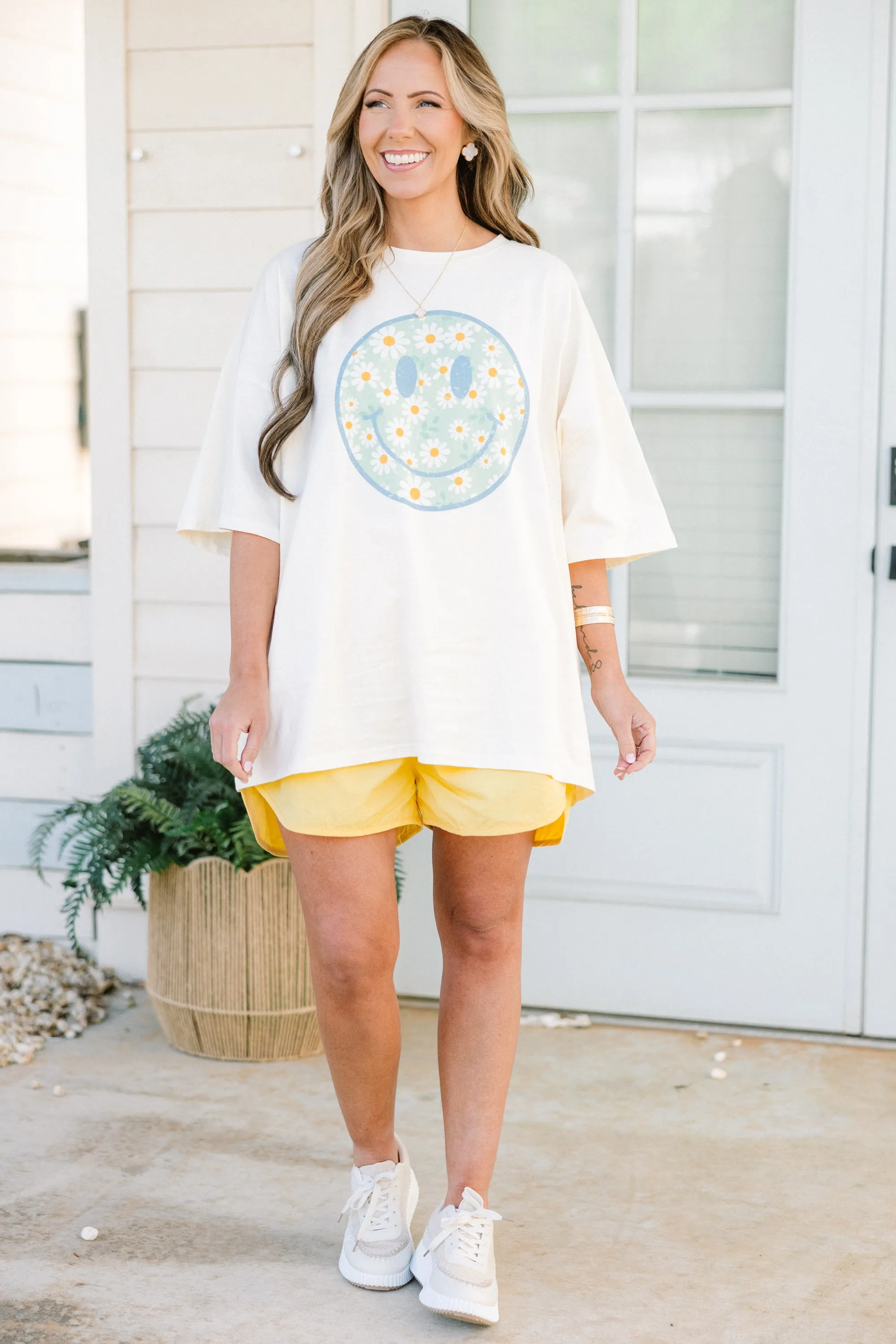 Daisy Smiles Boyfriend Tee, Ivory