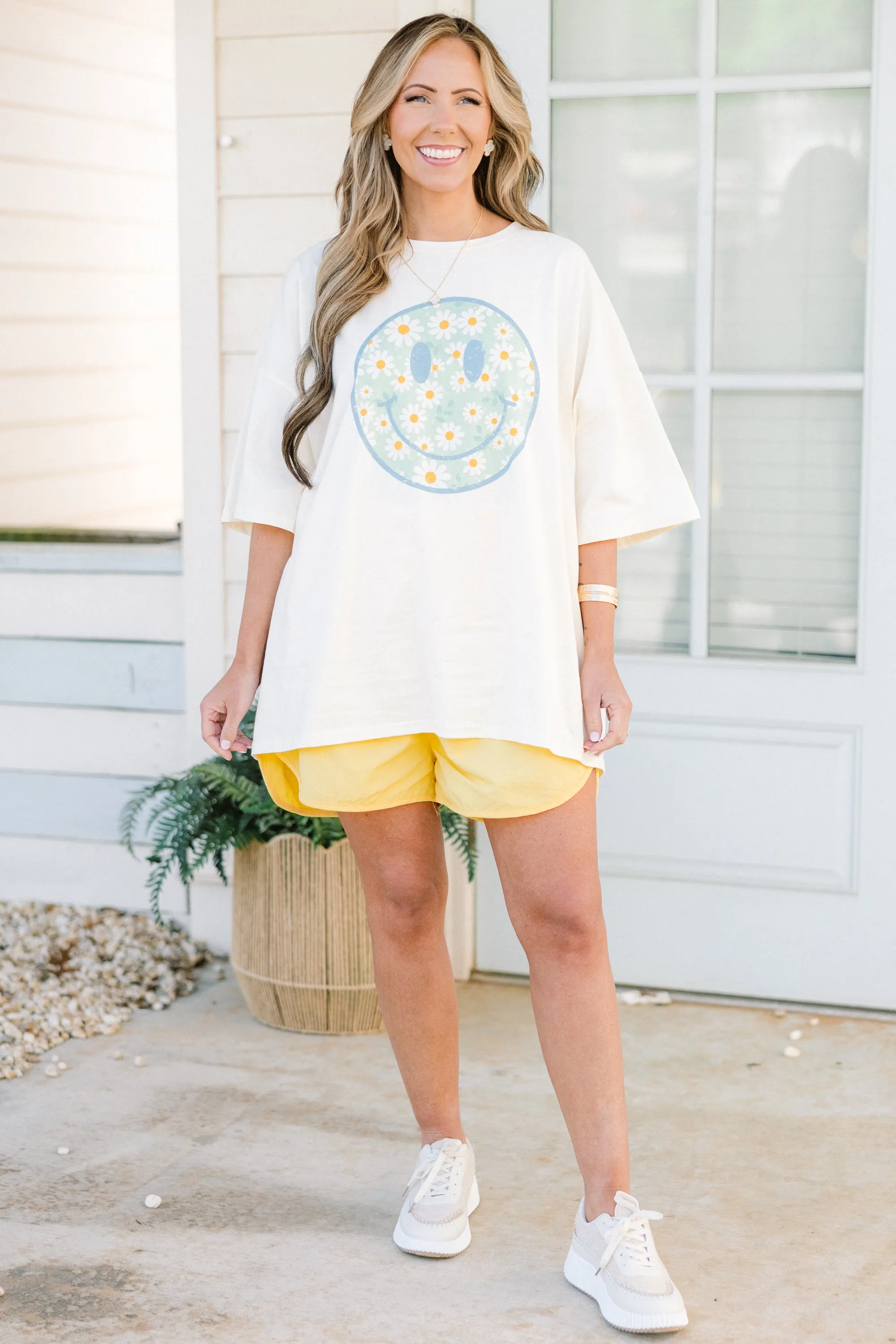 Daisy Smiles Boyfriend Tee, Ivory