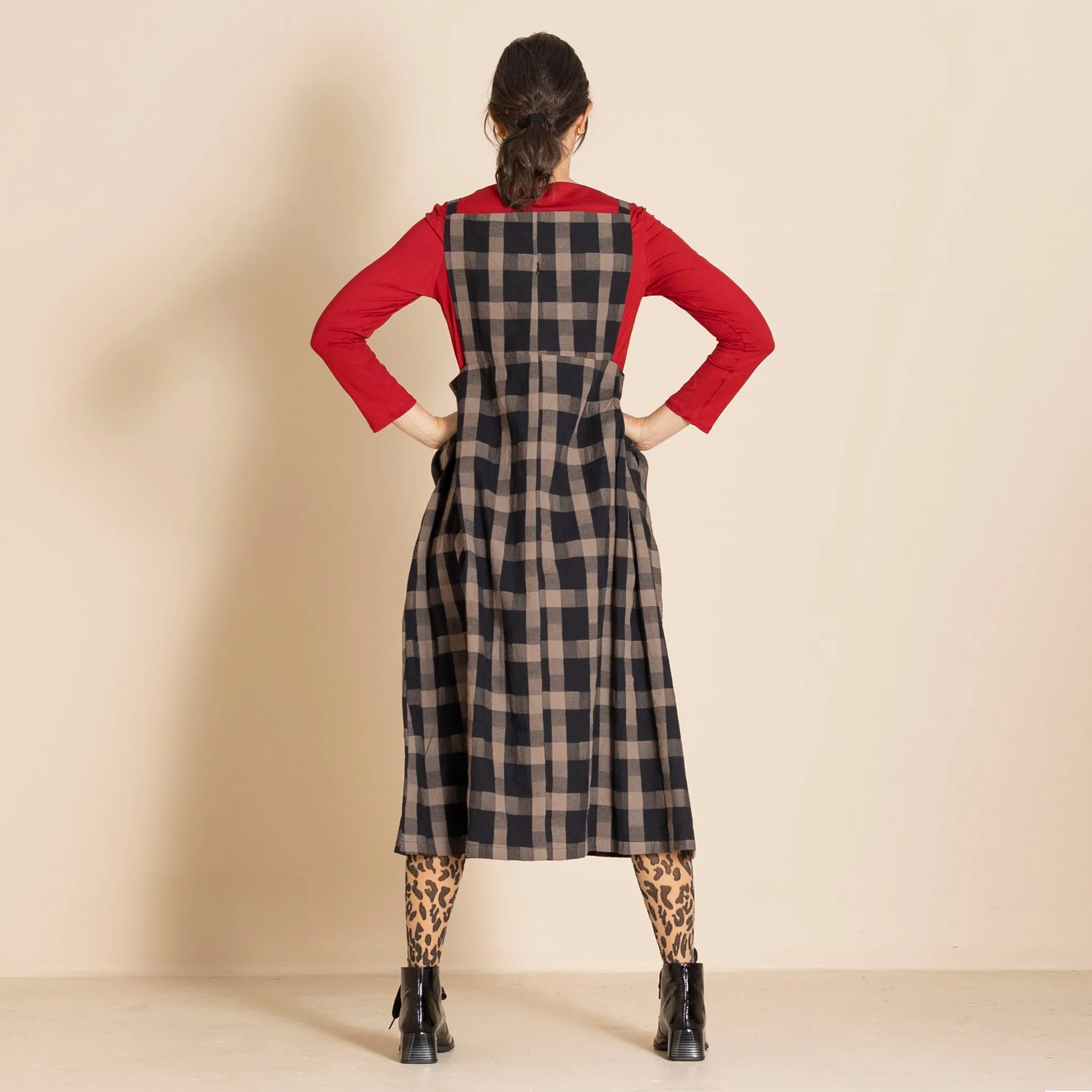 ensemble pinafore