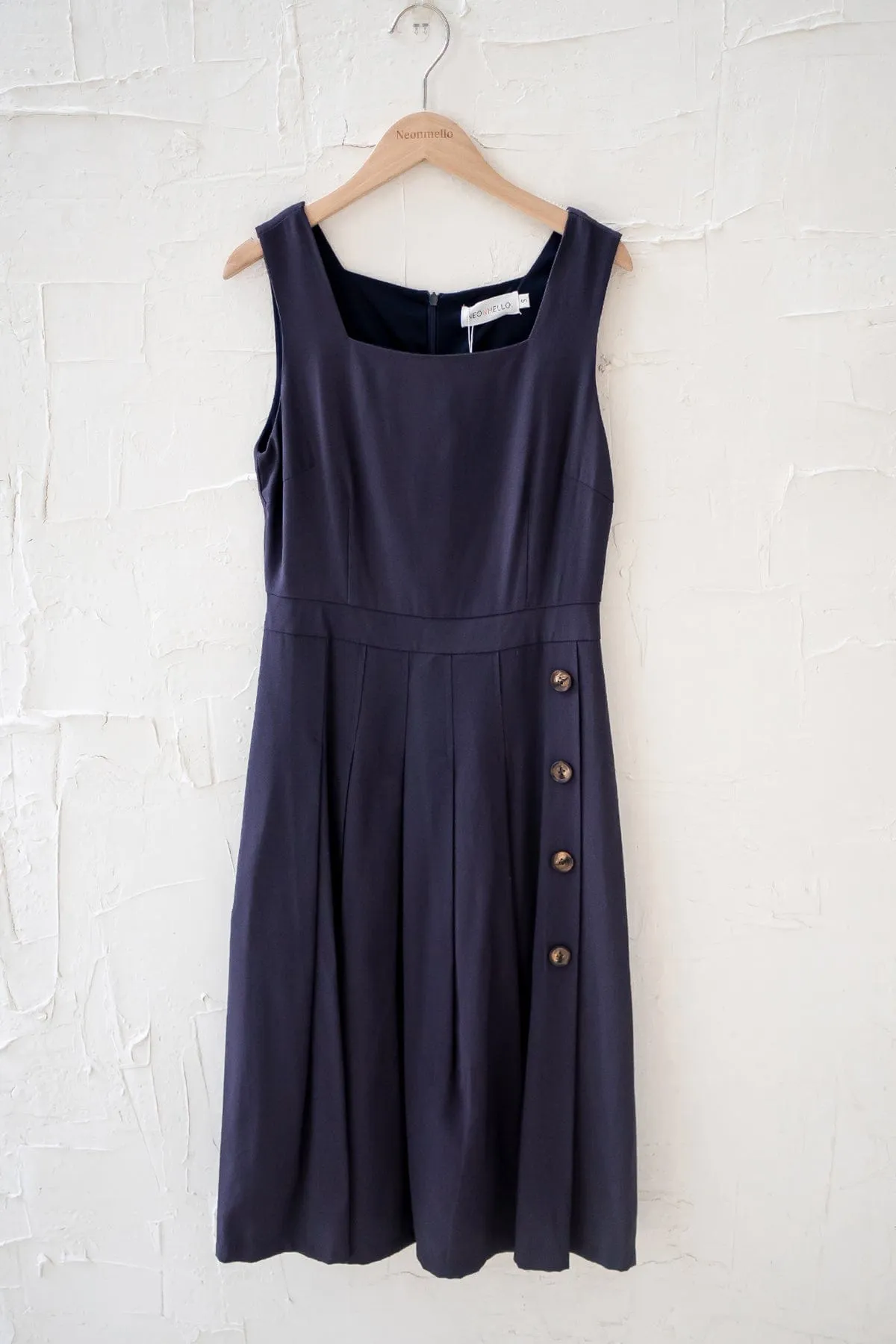(FIRE DEAL) LAYLA PLEATED BUTTON MIDI DRESS IN GUN