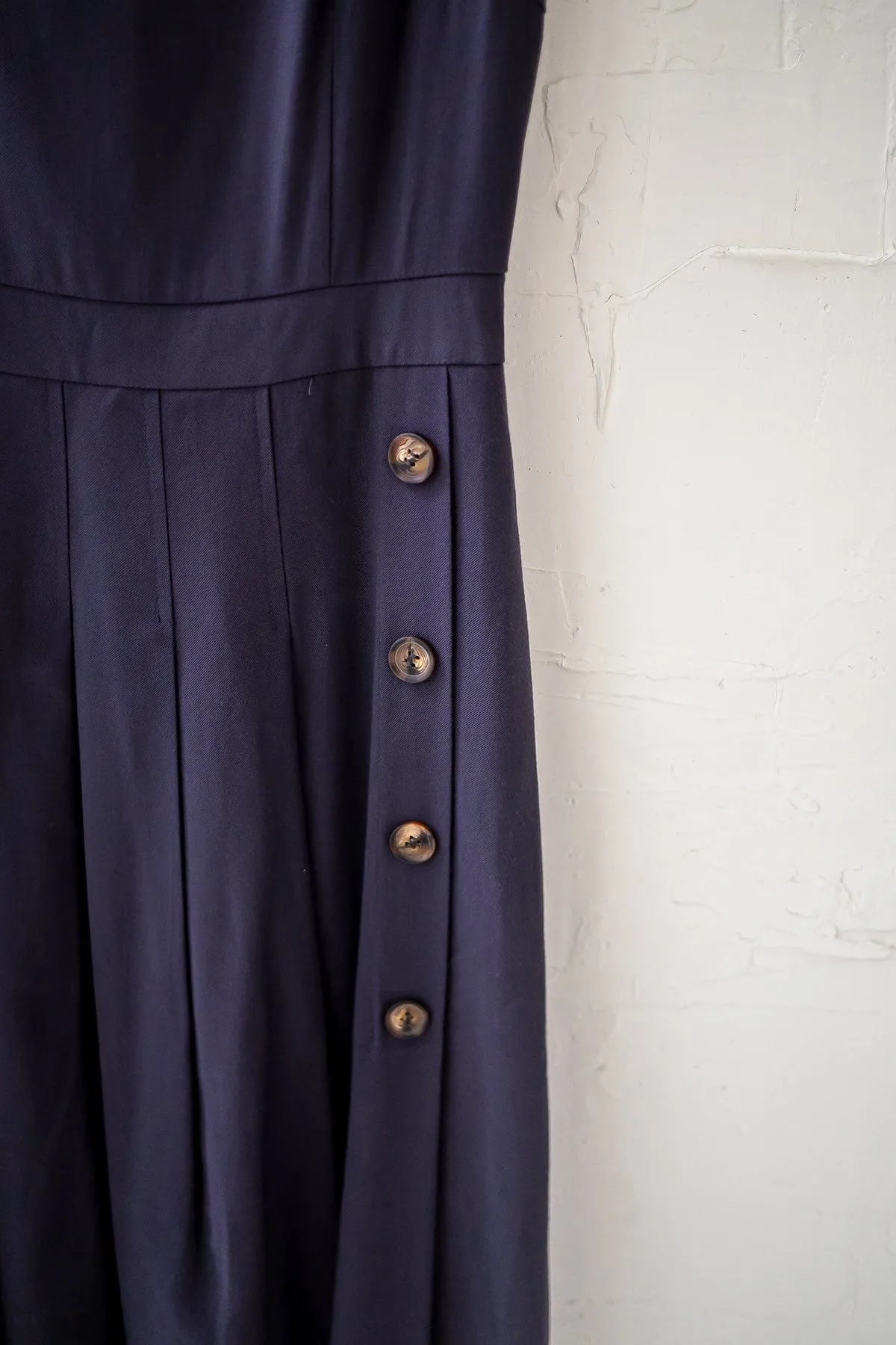 (FIRE DEAL) LAYLA PLEATED BUTTON MIDI DRESS IN GUN