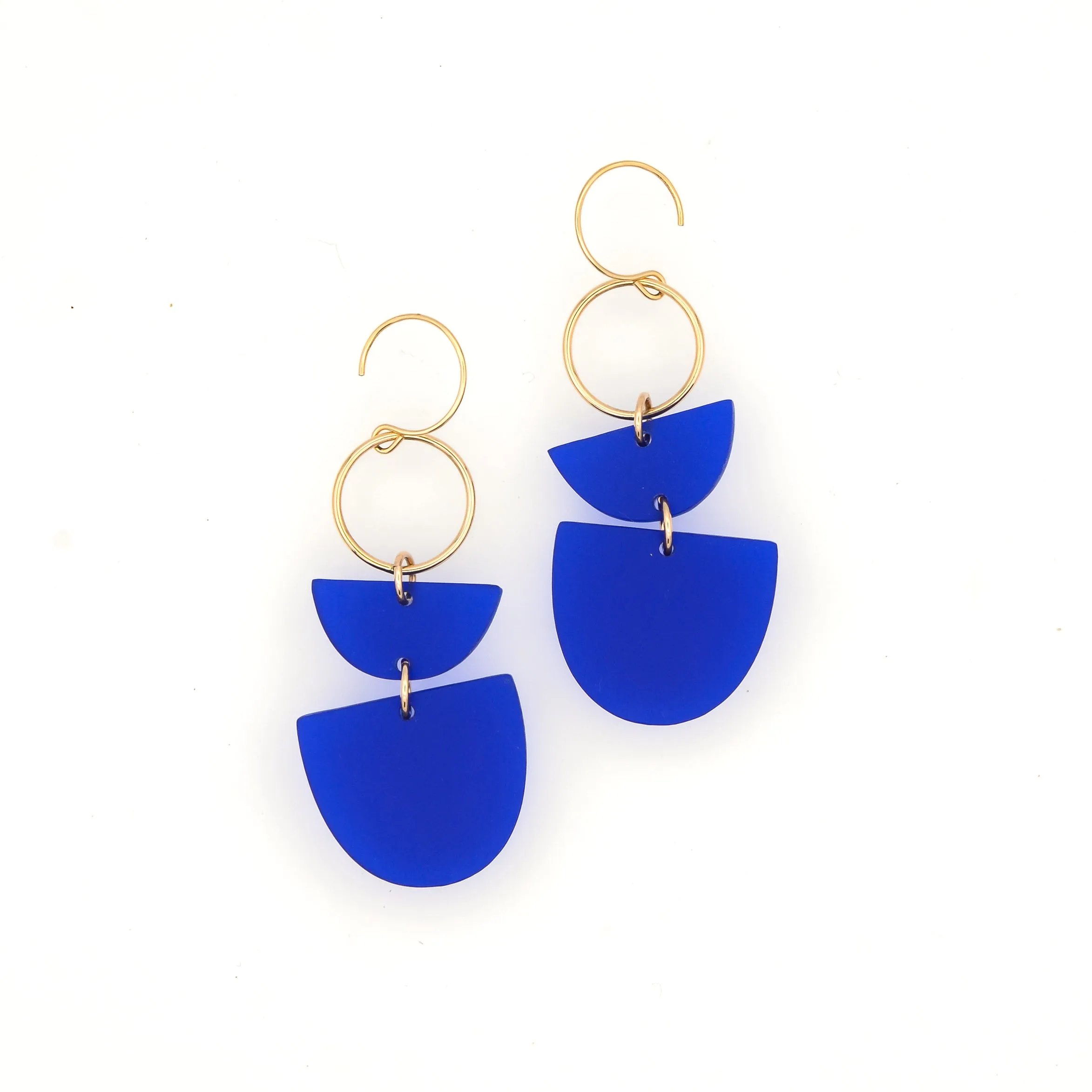 Flitta Semicircle Earring · Triplet