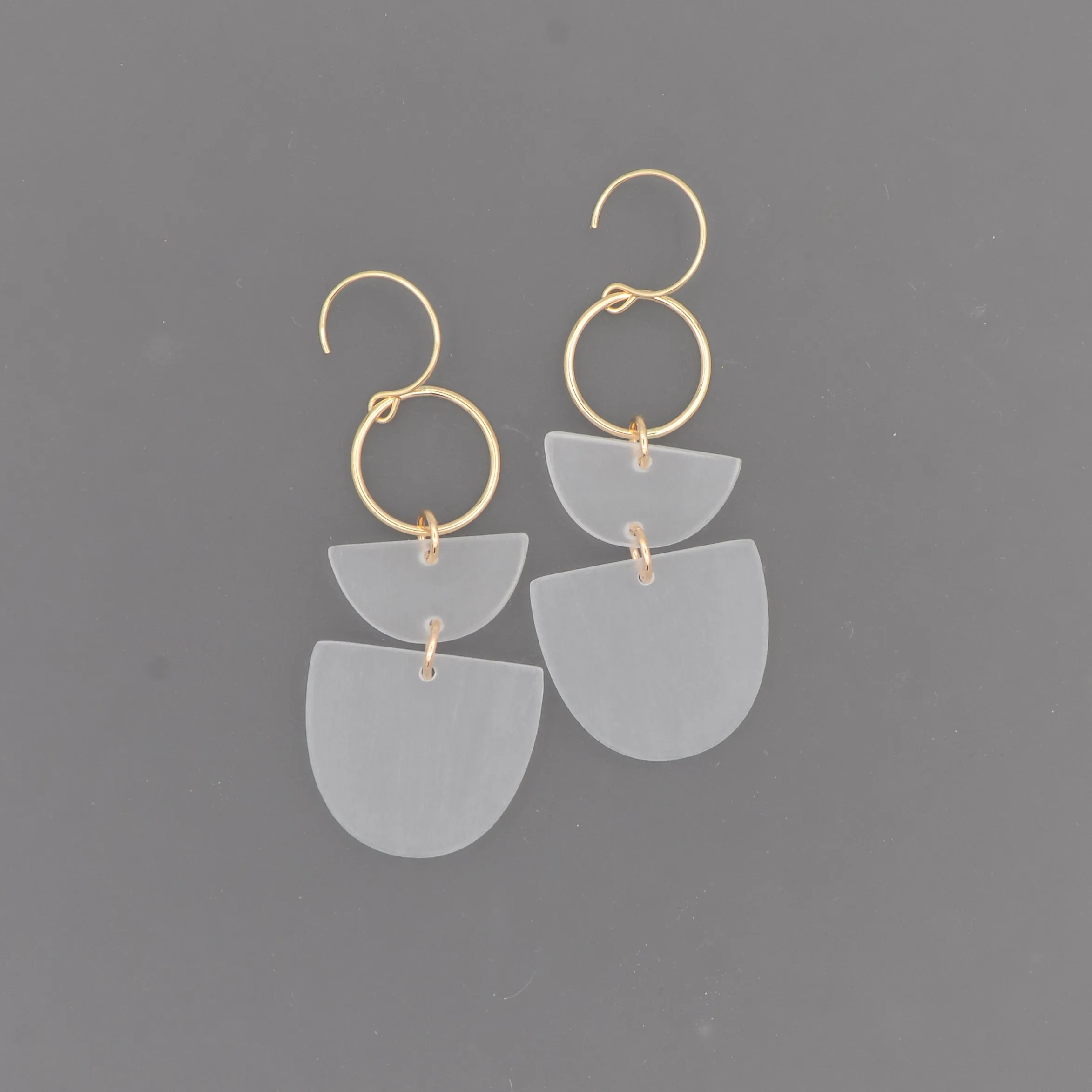 Flitta Semicircle Earring · Triplet