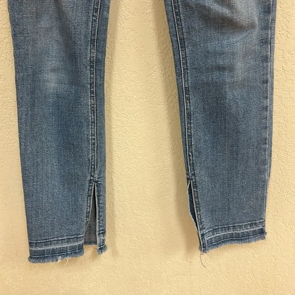 Free People womans slit ankle Mid-Rise Jeans size 27