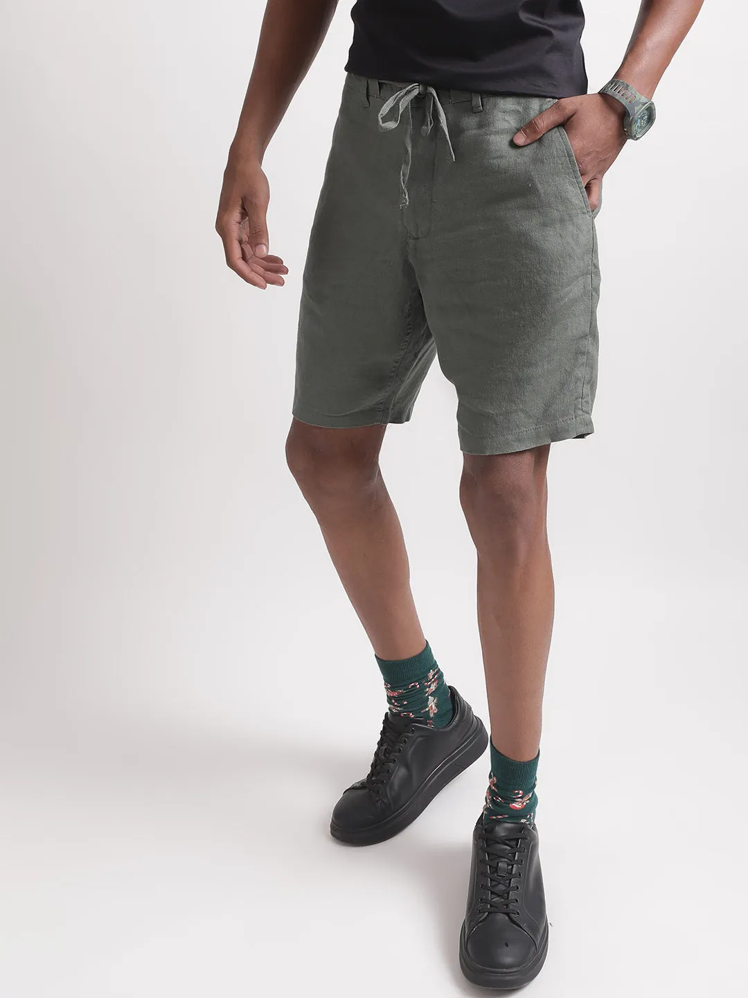 Gant Men Mid-Rise Loose Fit Linen Shorts