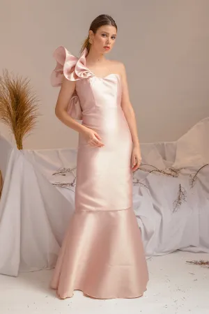 I DO BY ZOO SALAMANCA GOWN Sweetheart Cut Gown with Oversize Ruffle on Shoulder (Nude Gazar)