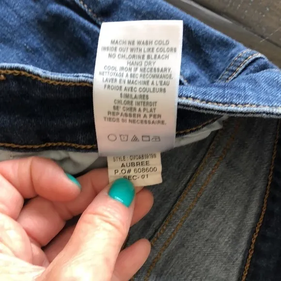 Joe’s Jeans “Aubree” Cropped Ankle Mid Rise Stretch Denim Skinny Size 26 Jeans