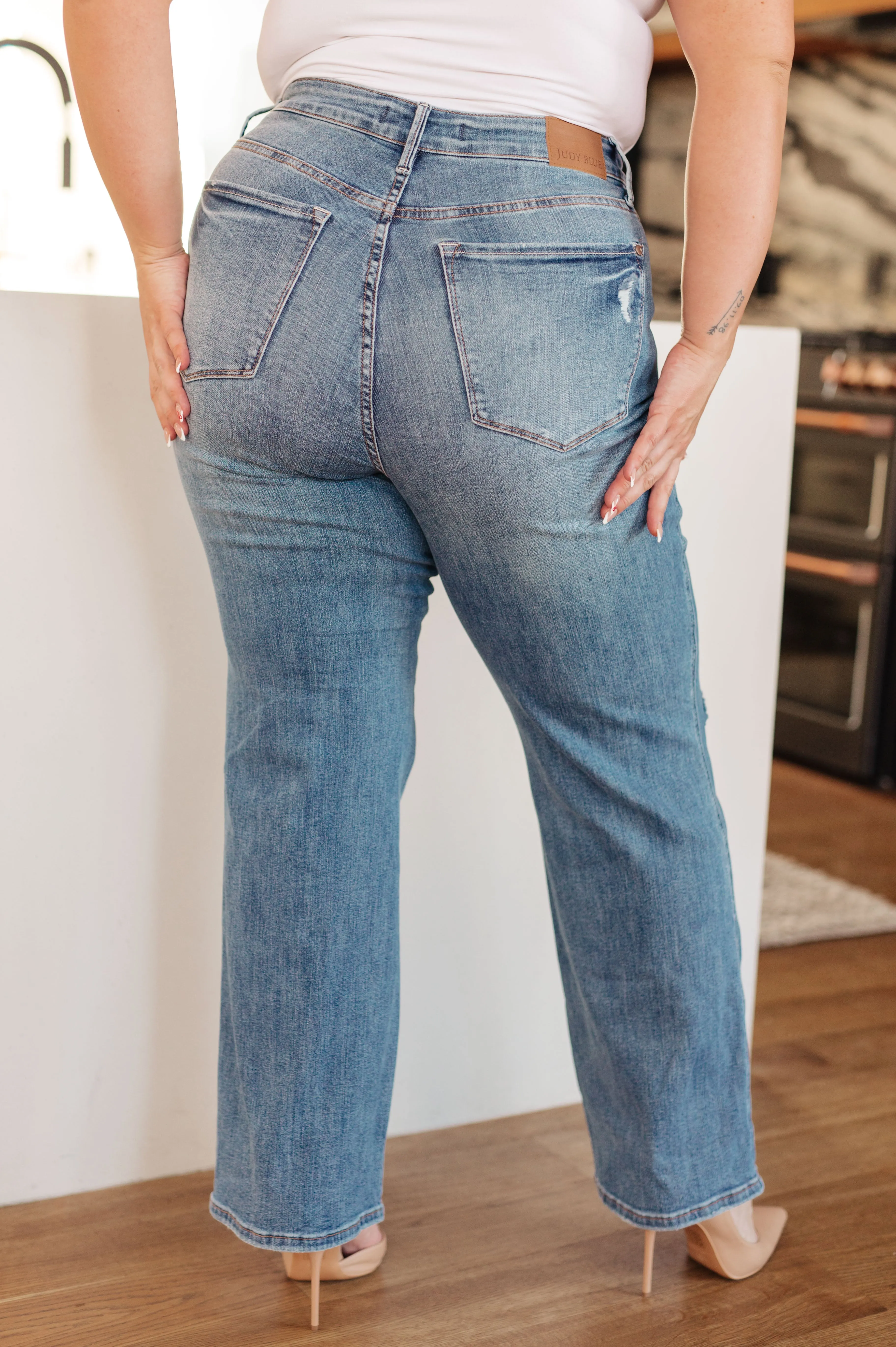 Judy Blue High-Rise Distressed Tummy Control Straight Leg Jeans