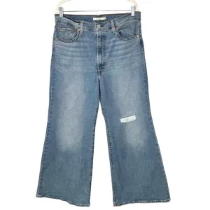 Levis Ribcage Bell blown out knee jeans