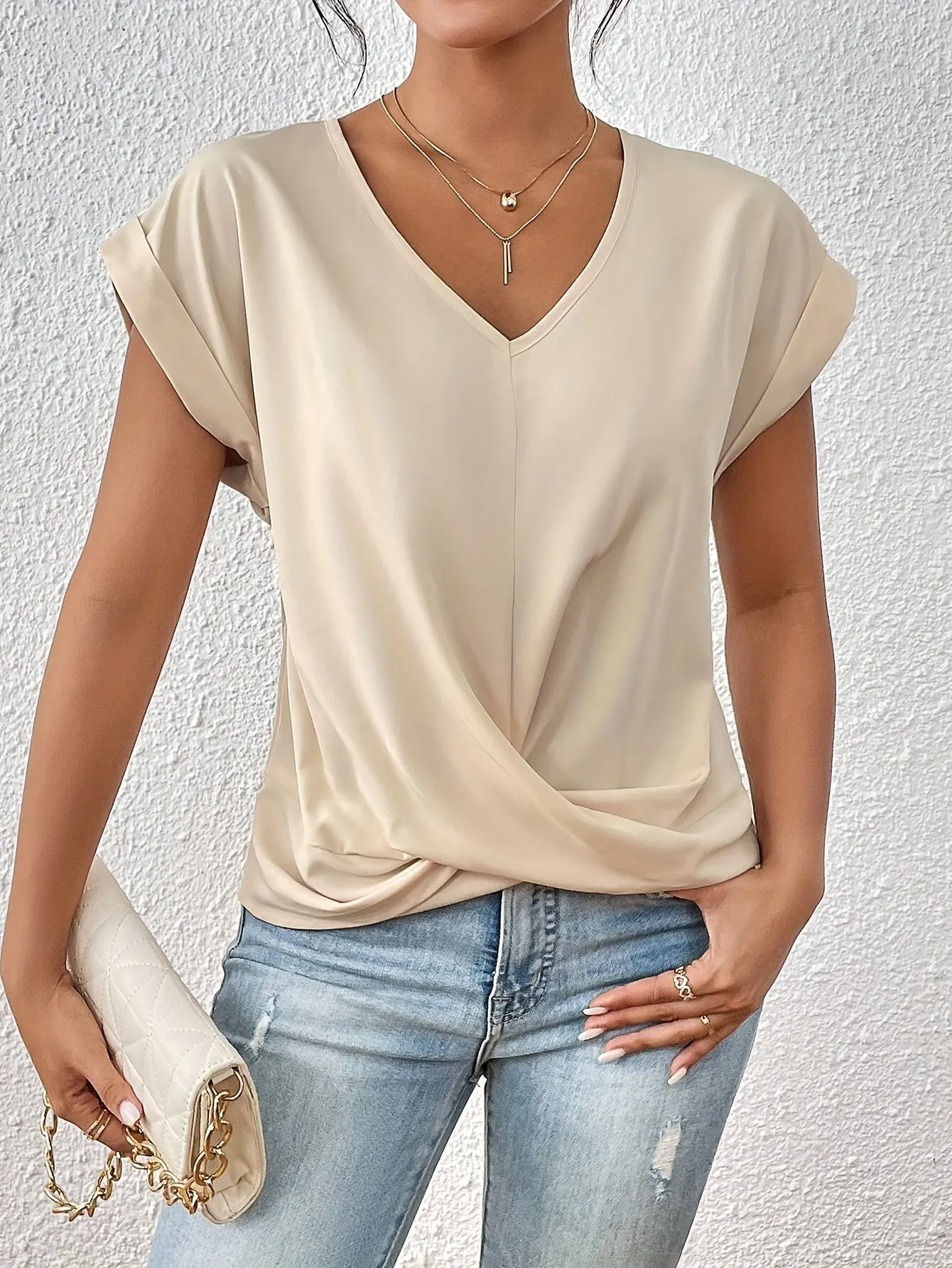 Éloïse | Casual Heart Neck T-Shirt