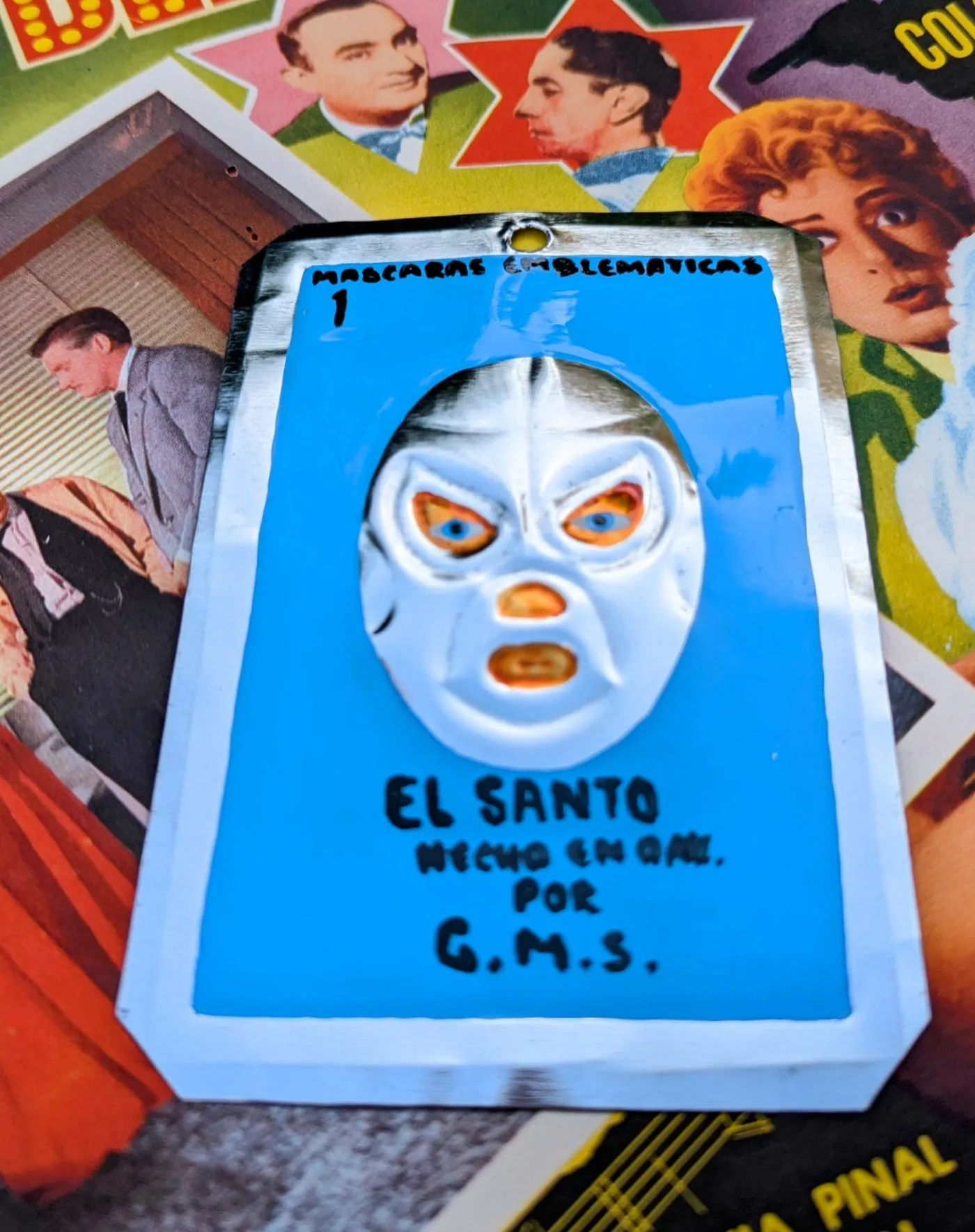 Luchador tin plaques