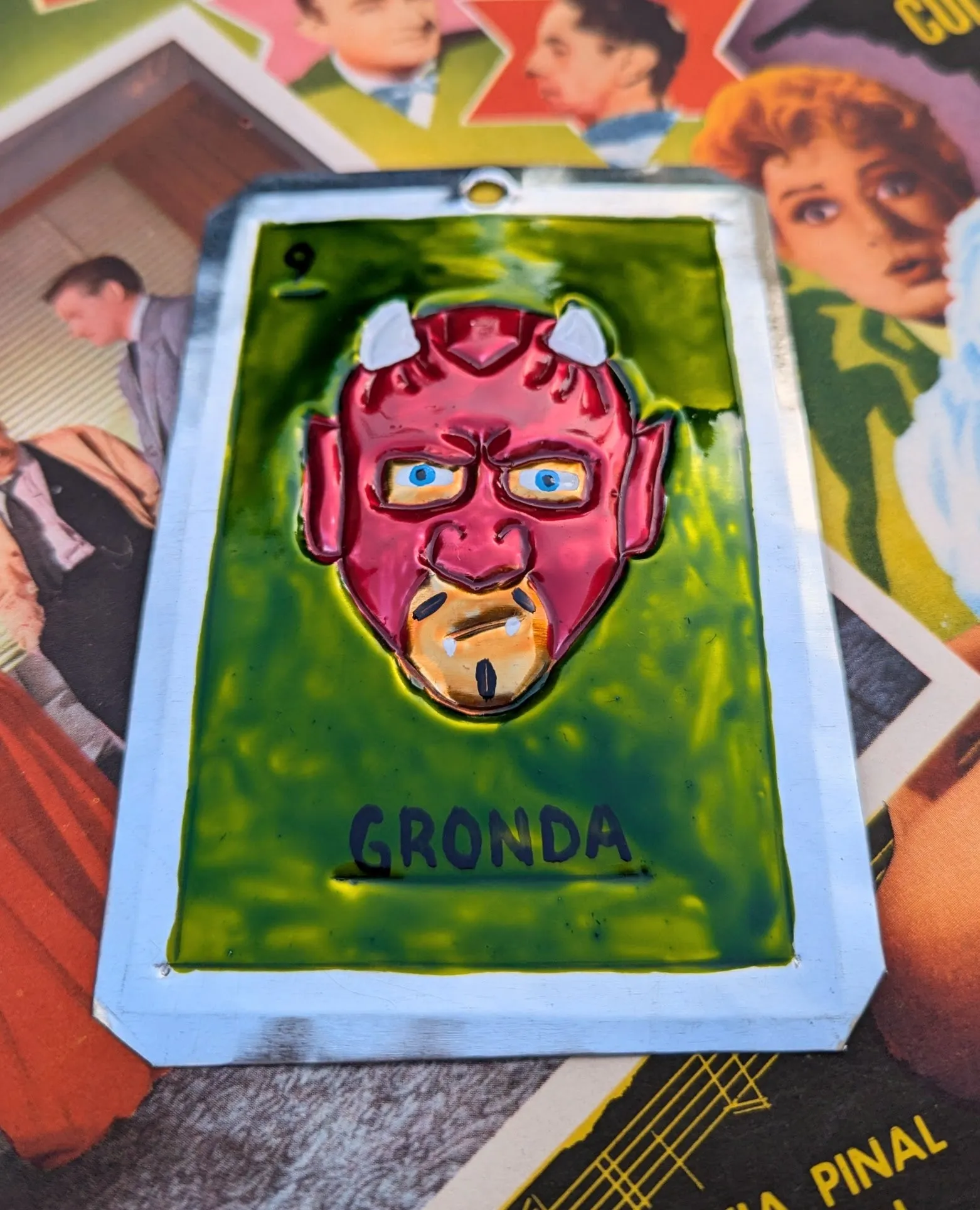 Luchador tin plaques