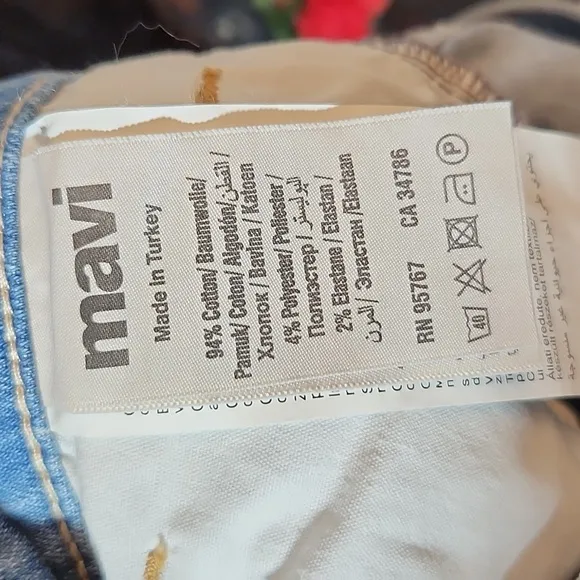 MAVI Ada Boyfriend Distressed Sample Jeans 26