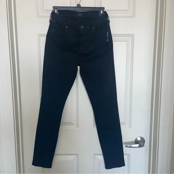 Mid‎ rise black skinny size 29