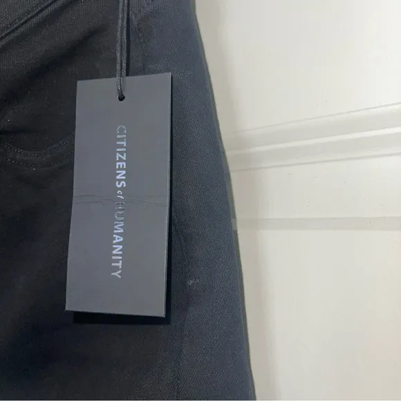 Mid‎ rise black skinny size 29