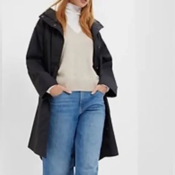NWT Gap Oversized Rain Parka Size XS.