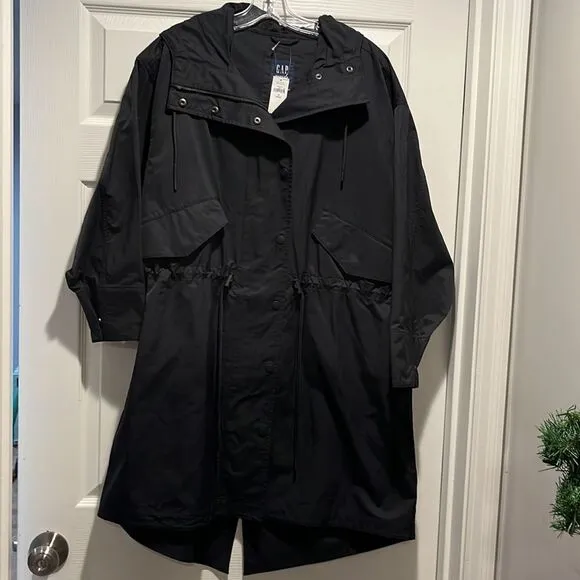 NWT Gap Oversized Rain Parka Size XS.