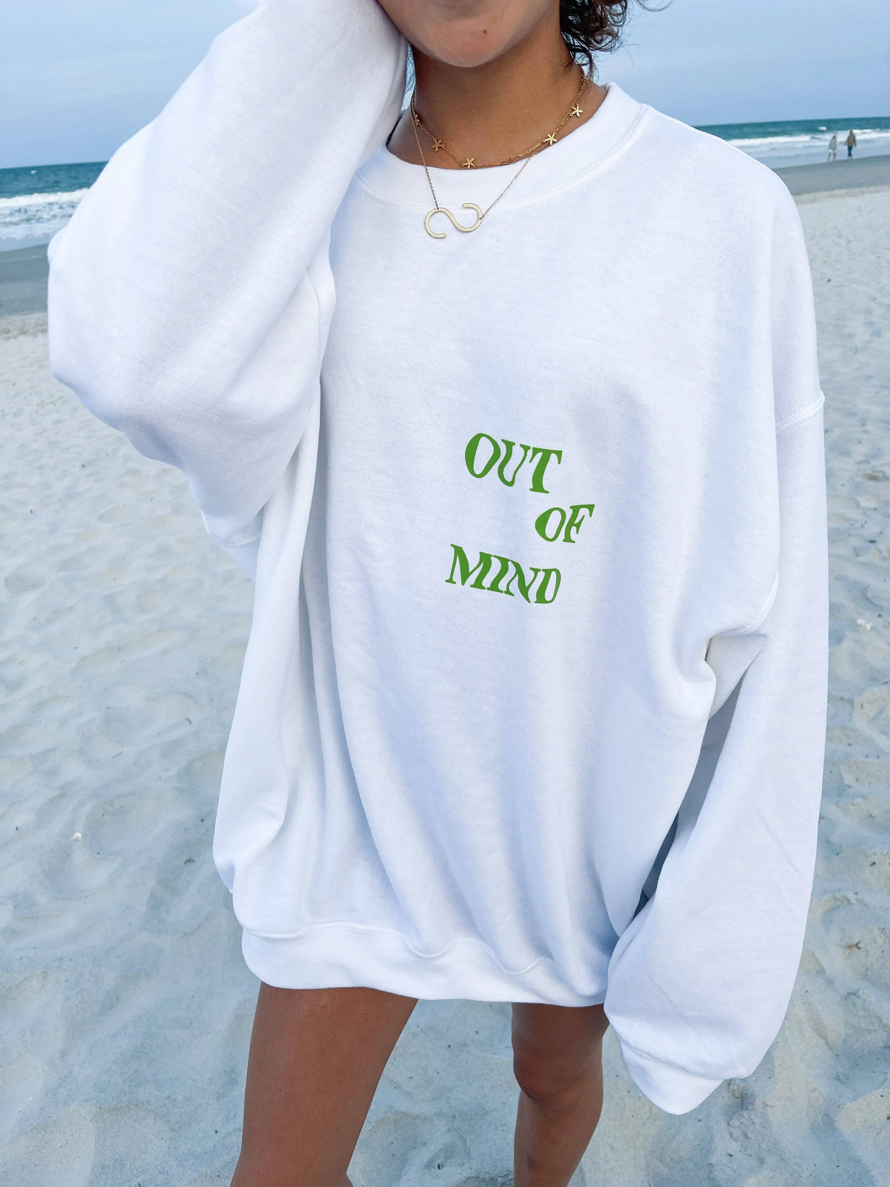 OUT OF MIND CREWNECK