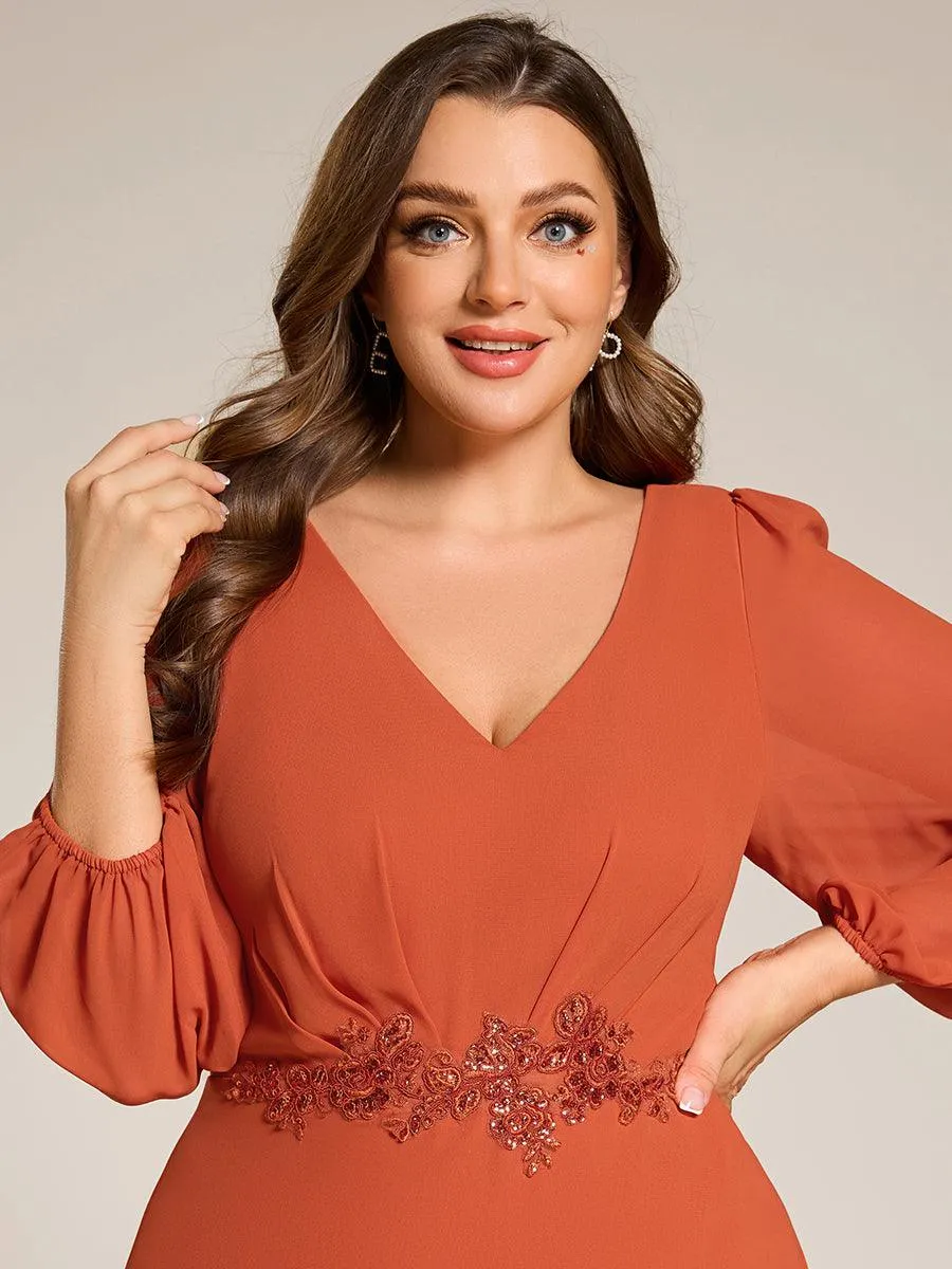 Robe de soirée formelle en mousseline de soie à manches longues et appliques à la taille