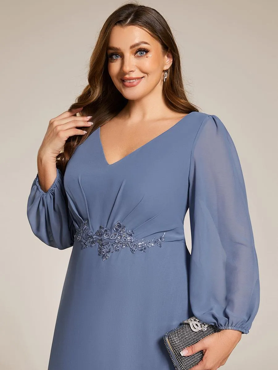 Robe de soirée formelle en mousseline de soie à manches longues et appliques à la taille