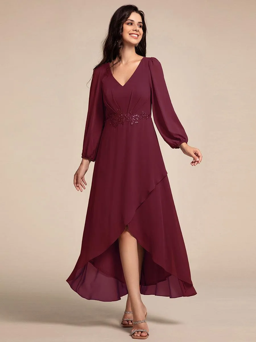 Robe de soirée formelle en mousseline de soie à manches longues et appliques à la taille
