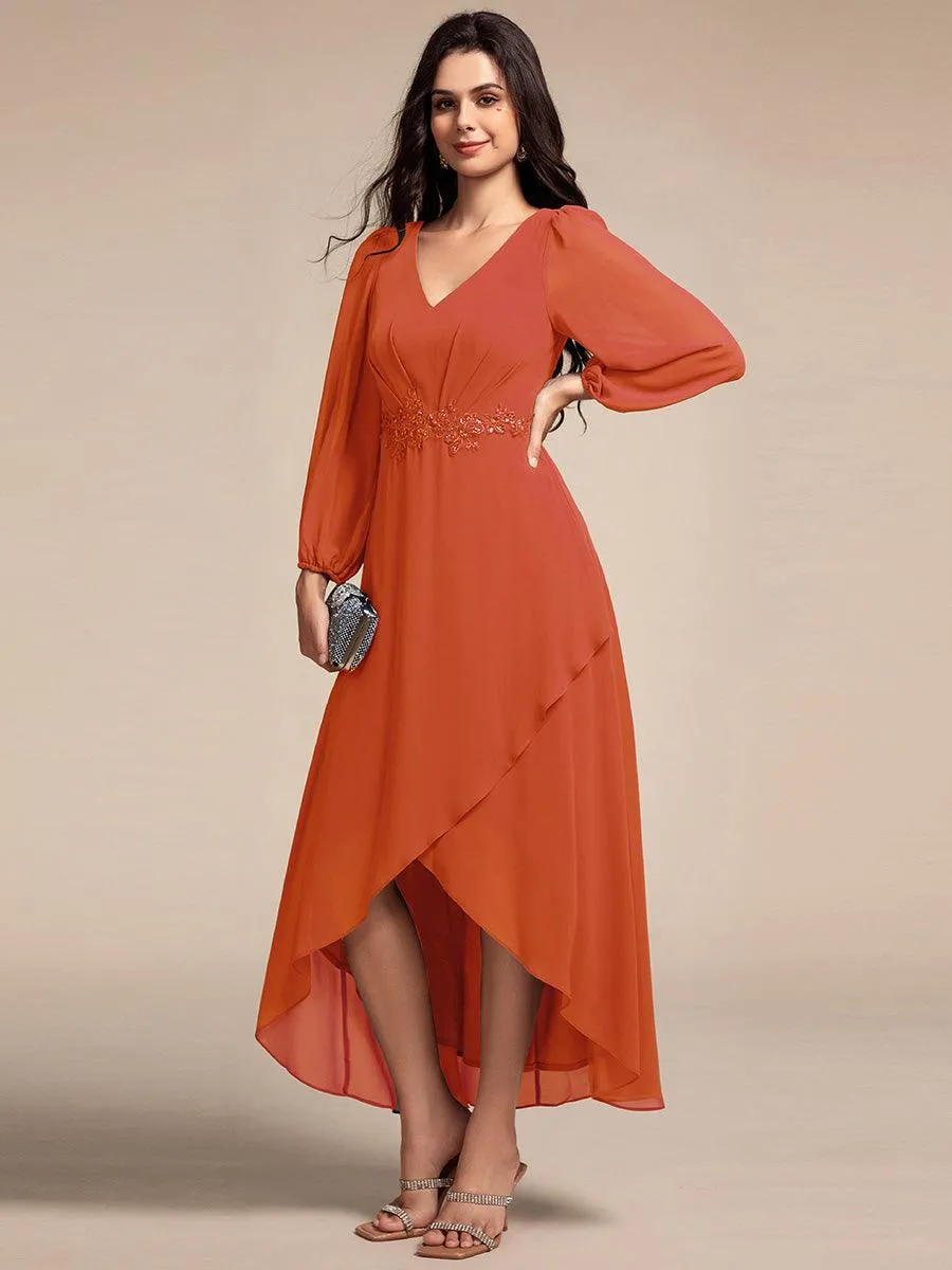 Robe de soirée formelle en mousseline de soie à manches longues et appliques à la taille