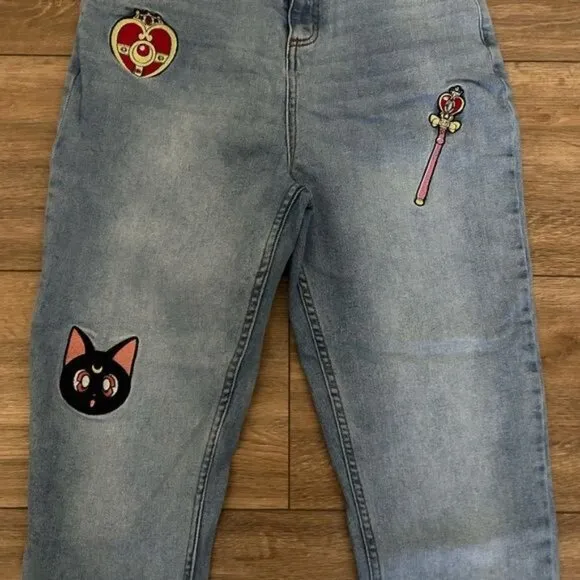 Sailor Moon Hot Topic Exclusive Embroidered Patch Jeans Sz 5