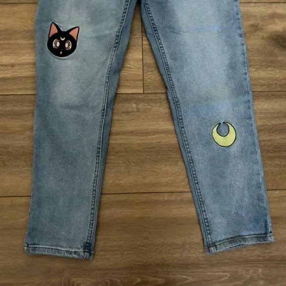 Sailor Moon Hot Topic Exclusive Embroidered Patch Jeans Sz 5