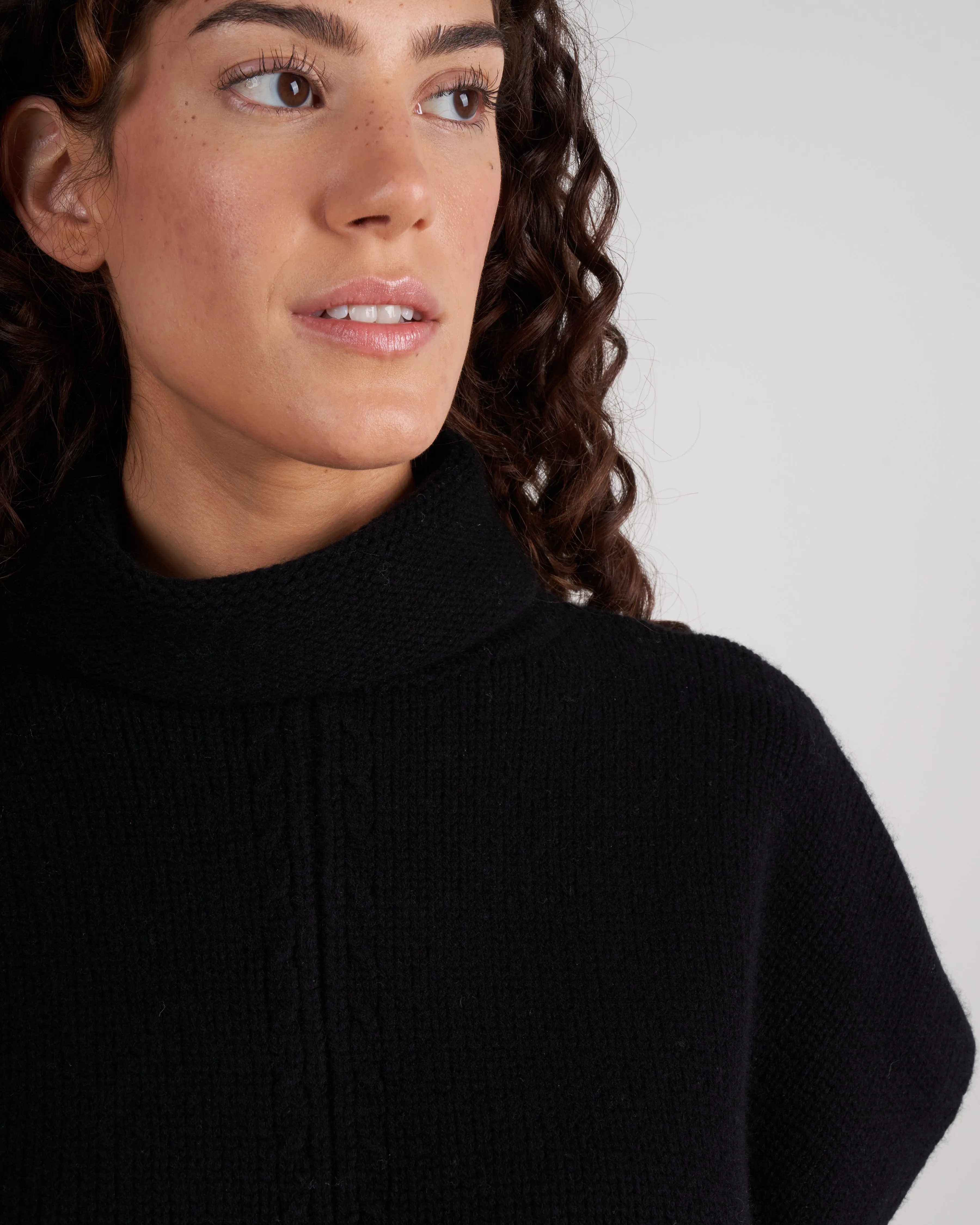 sleeveless mockneck tunic - noir cc7-90