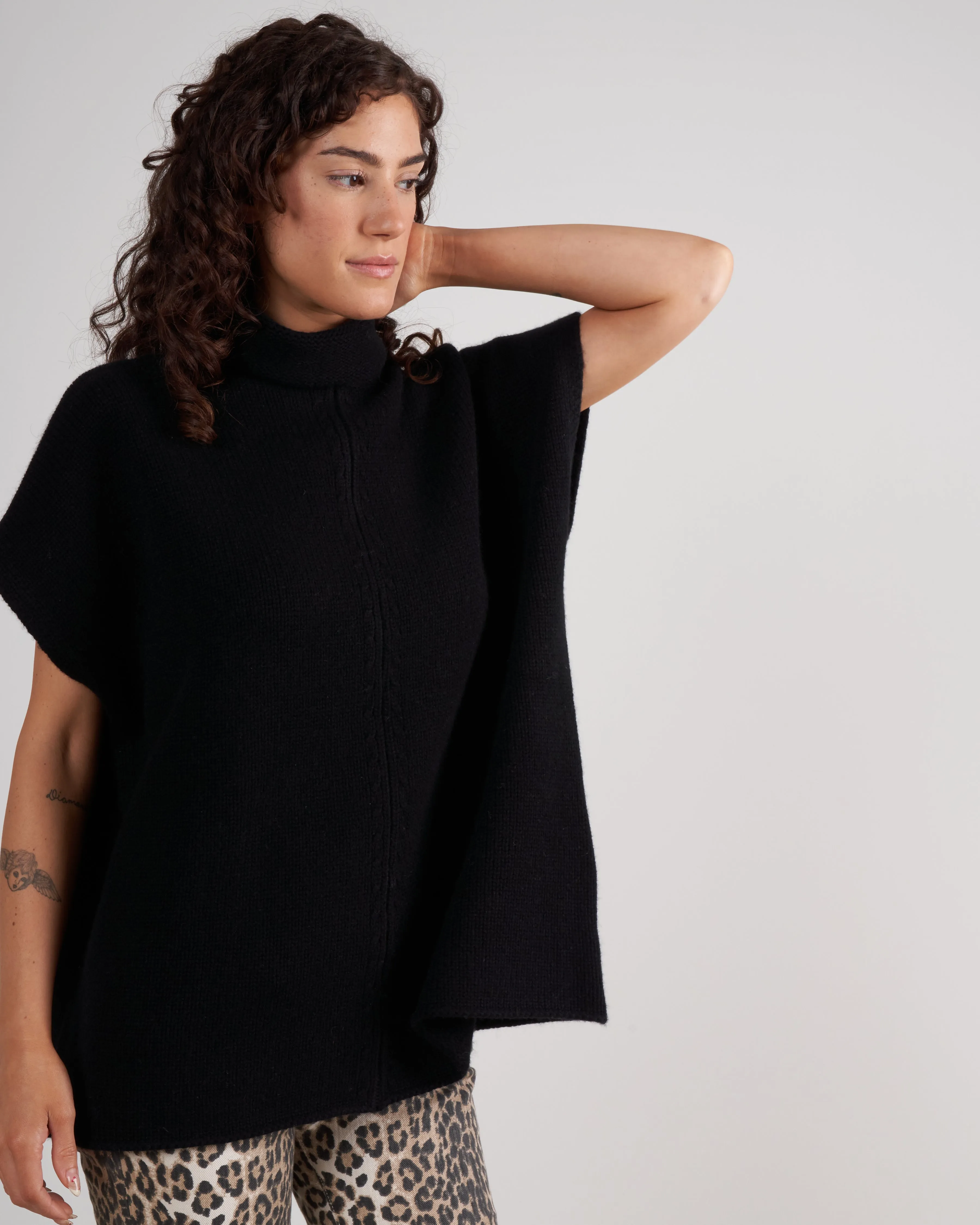 sleeveless mockneck tunic - noir cc7-90