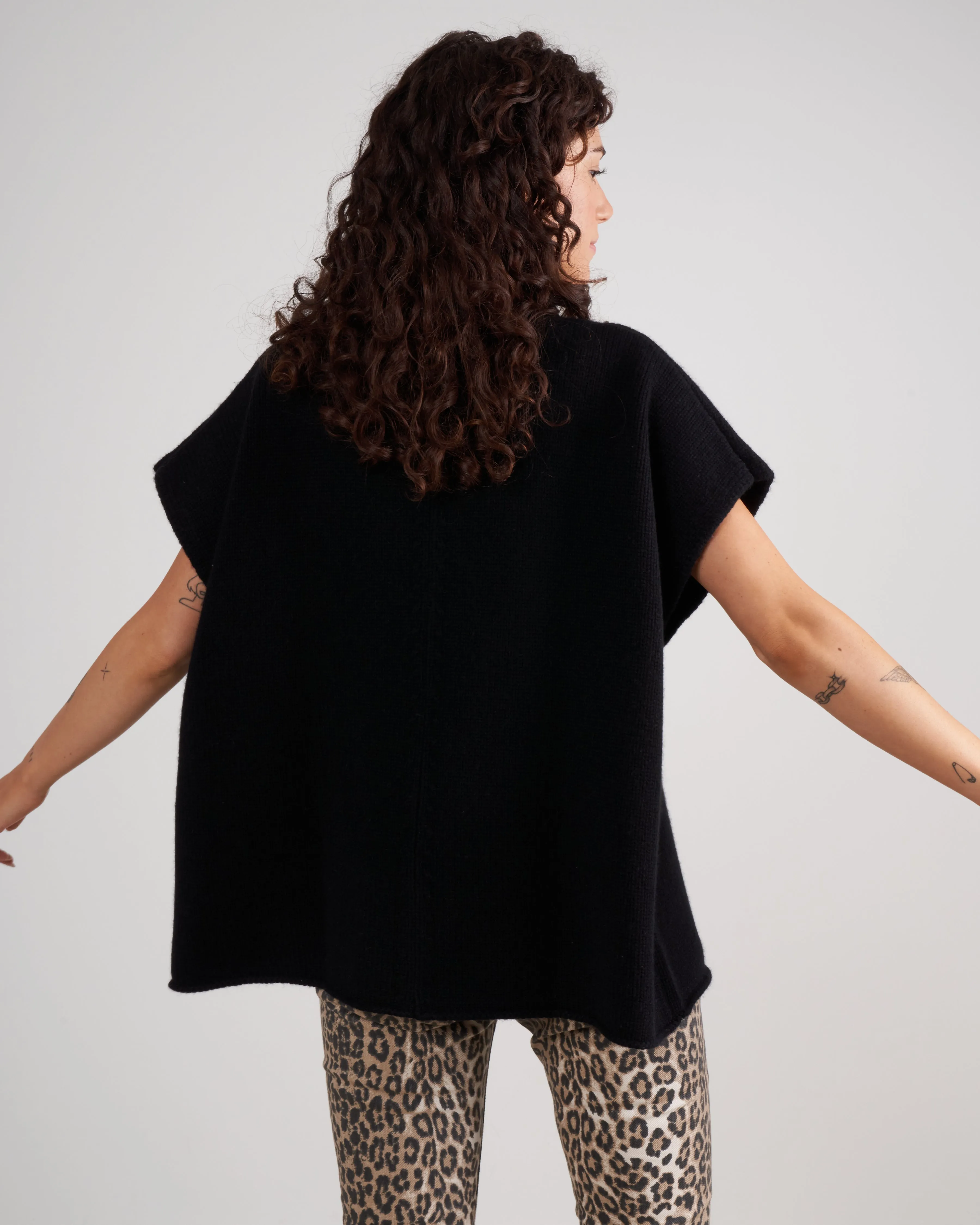 sleeveless mockneck tunic - noir cc7-90