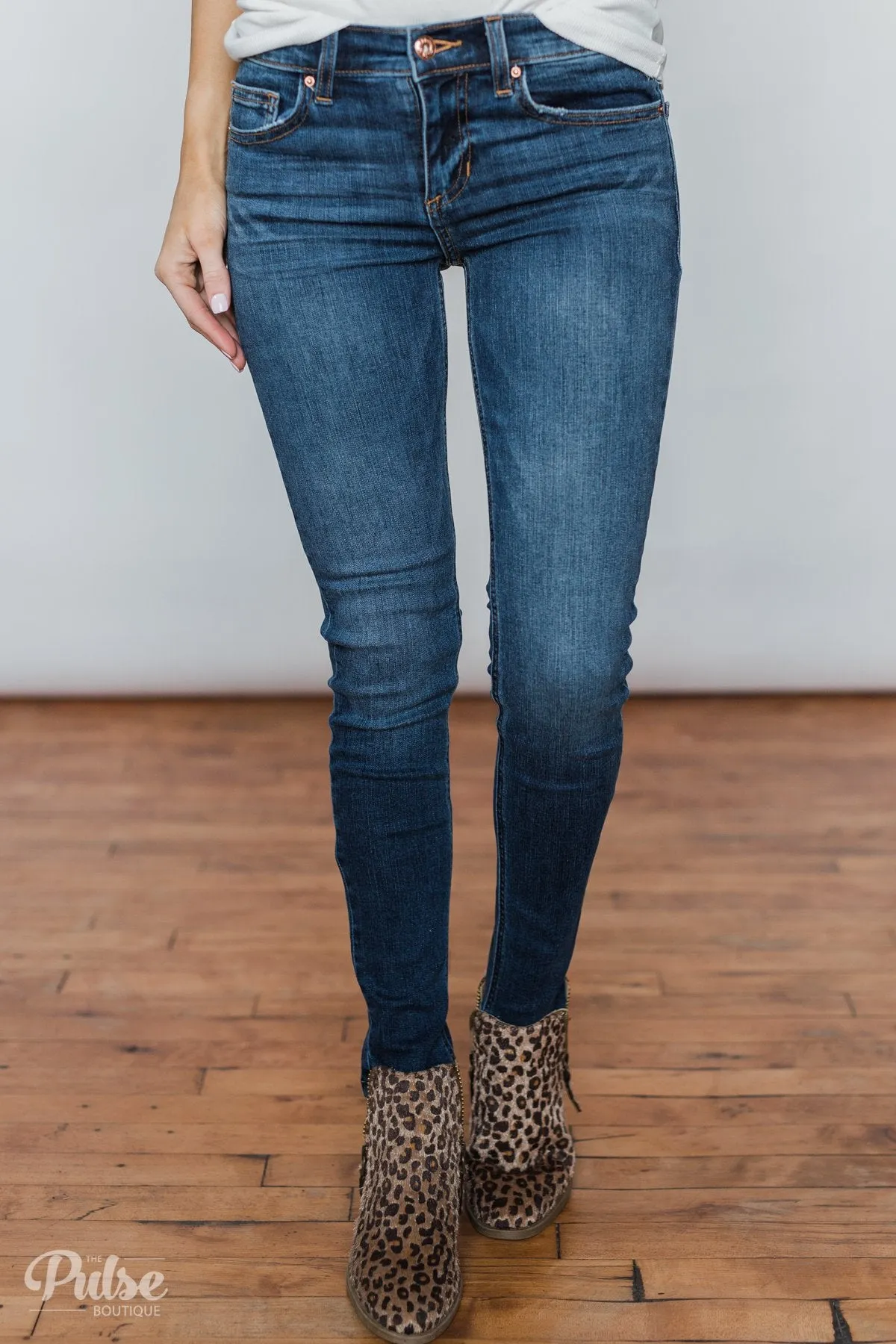 Sneak Peek Jeans- Becky wash