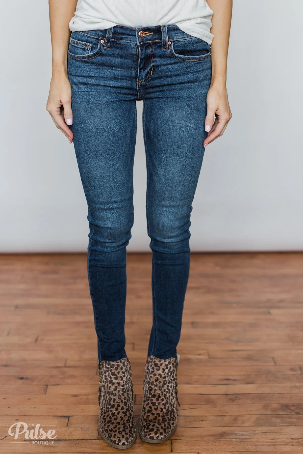 Sneak Peek Jeans- Becky wash