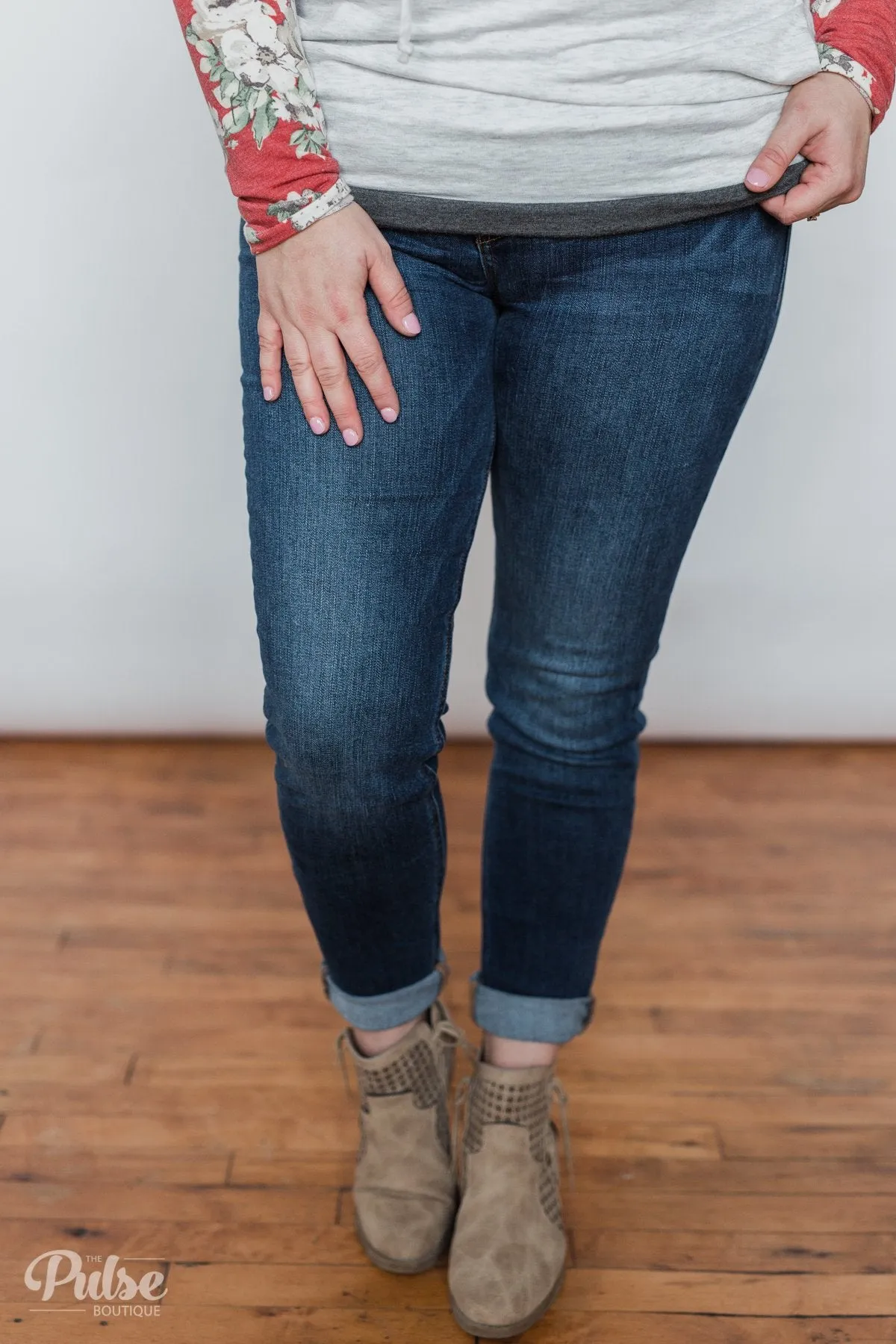 Sneak Peek Jeans- Becky wash