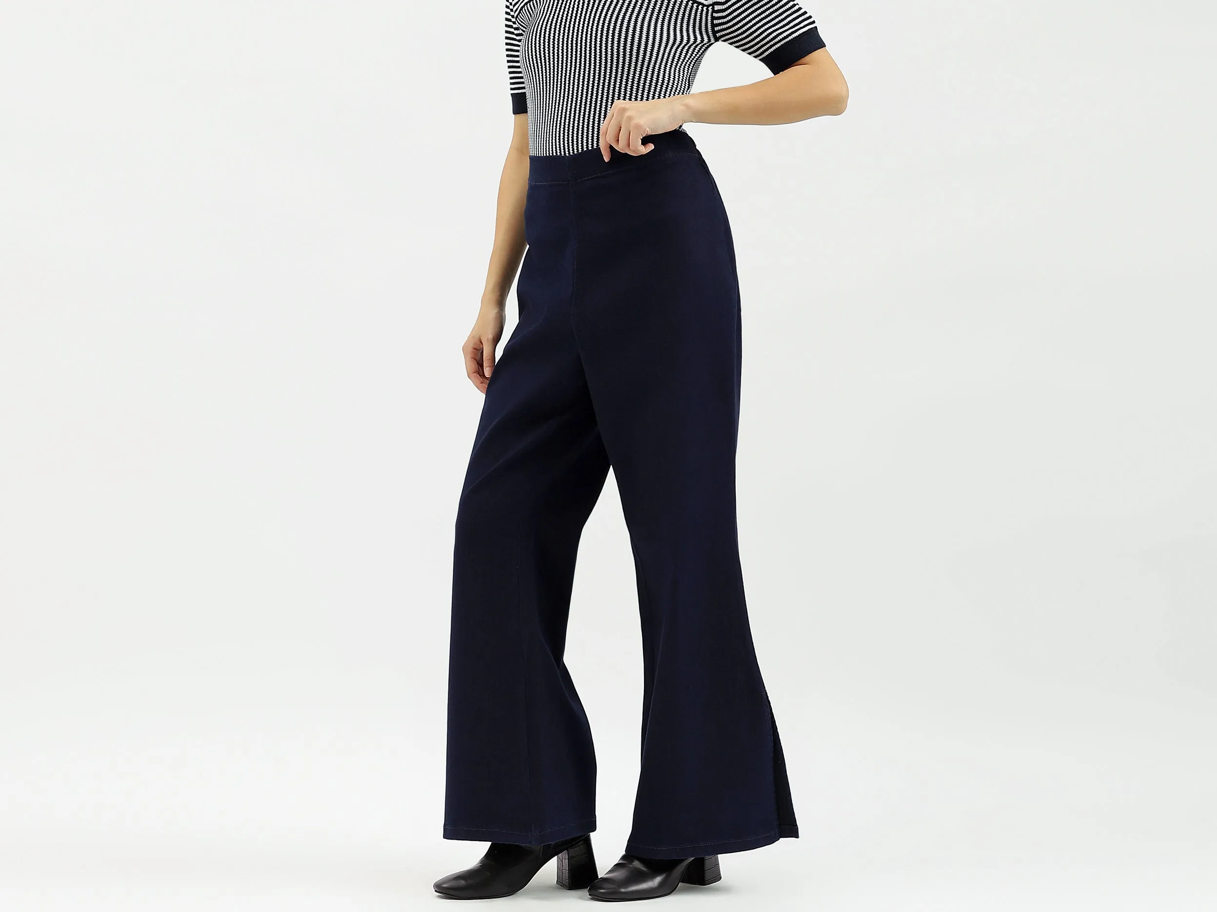 Solid Straight Fit Jeans