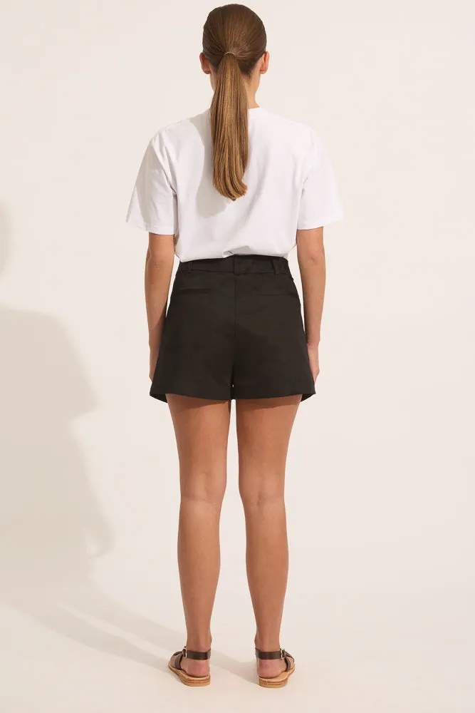 TAILORED PLEAT HIP SHORTS - BLACK