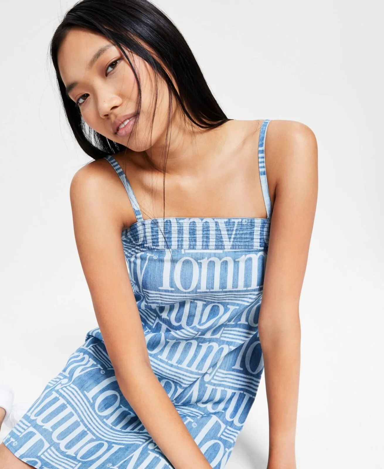 Tommy Jeans Women's Woven Chambray Logo Dress T2EBHDZF