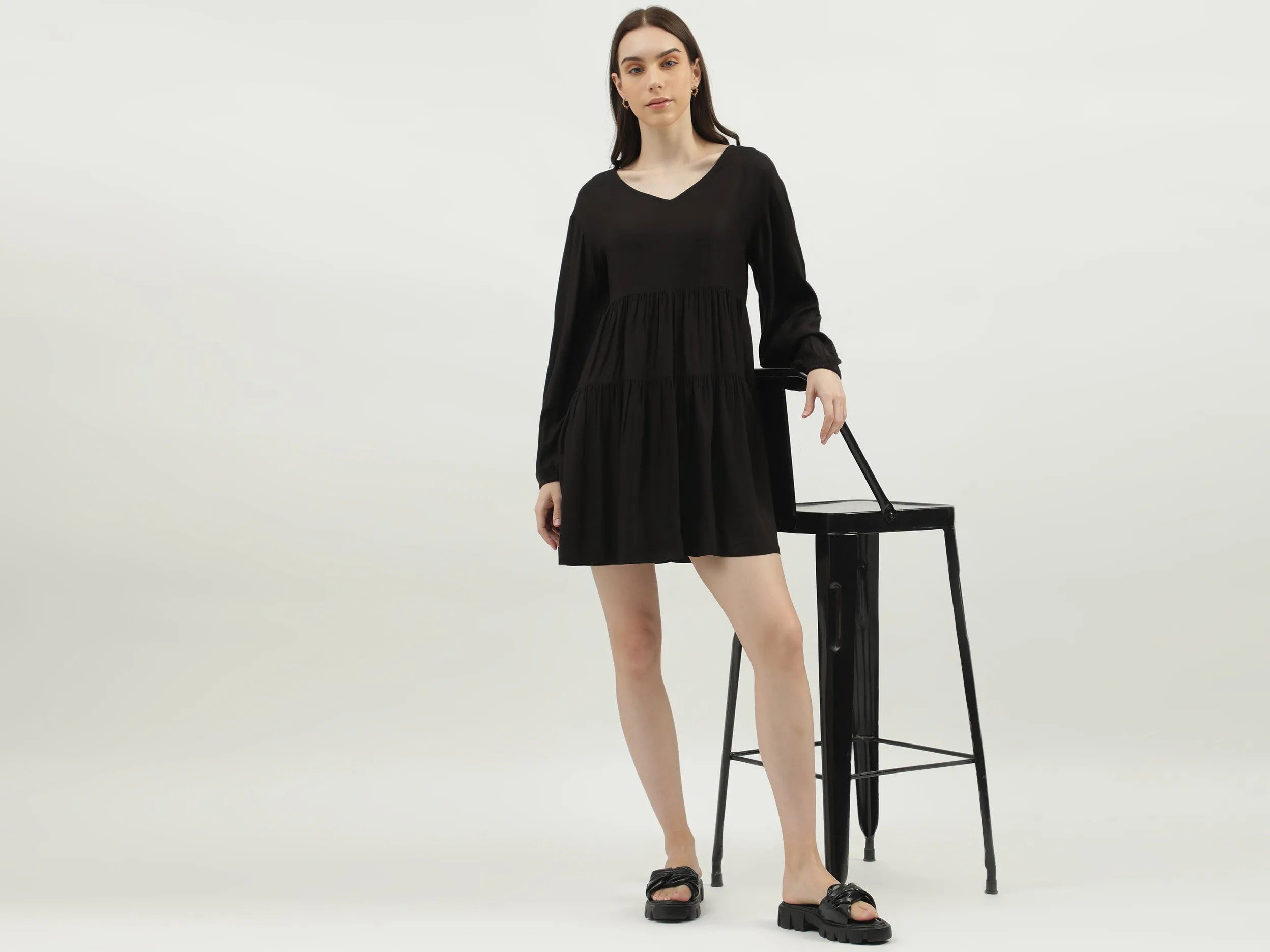 Women's Regular Fit V-Neck Solid Dresses